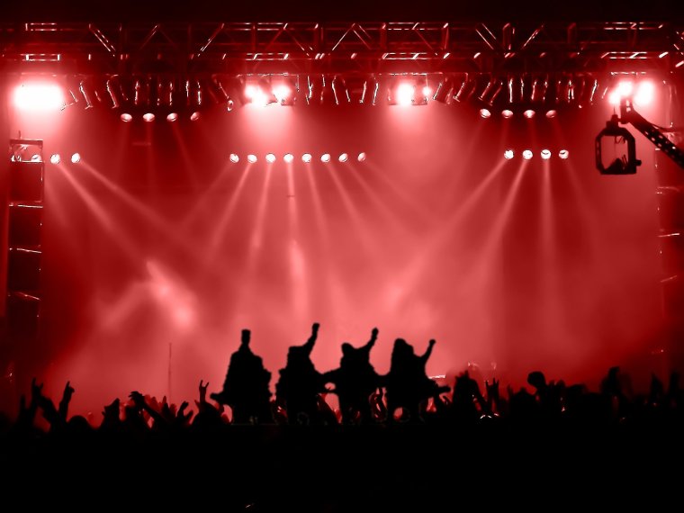 Рок концерт сцена