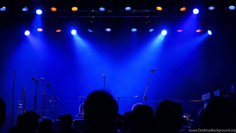 Рок концерт сцена