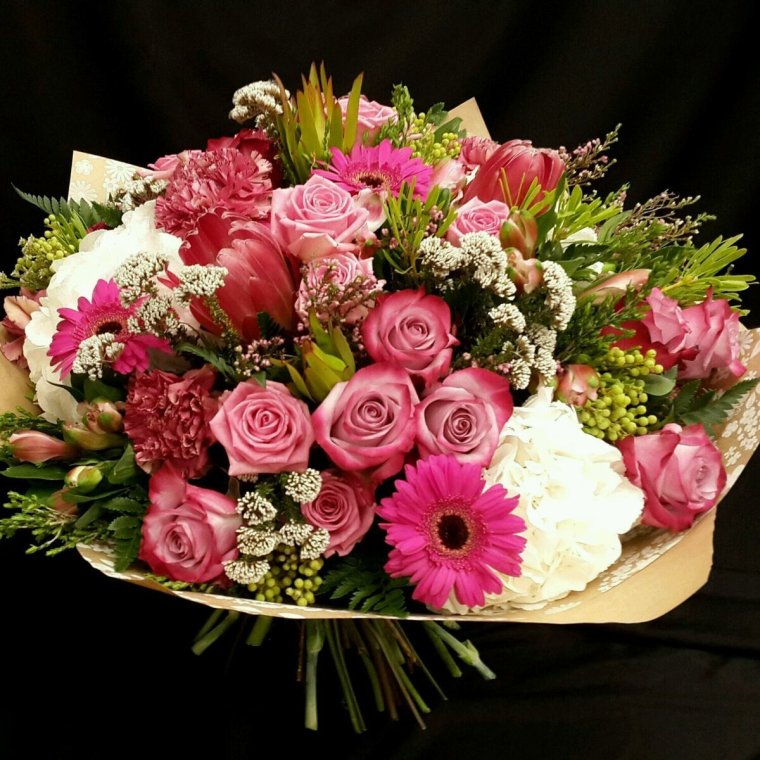 С днём рождения женщине красивые букеты