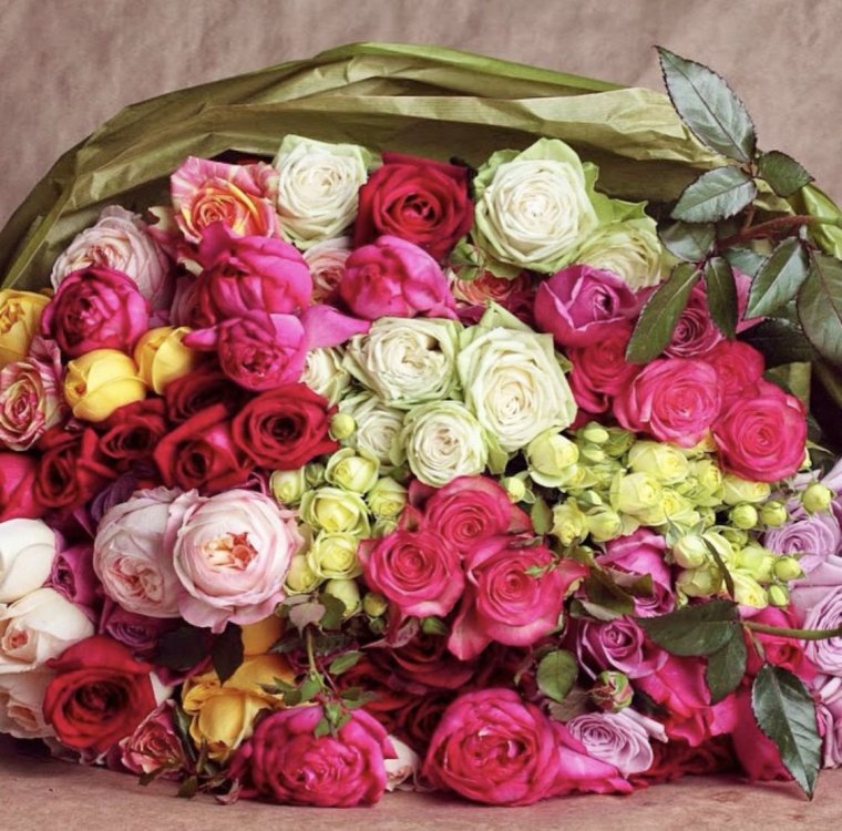 Букет роскошных роз
