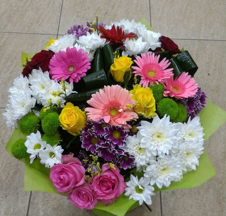 Гербер Аспидистра Хризантема букет