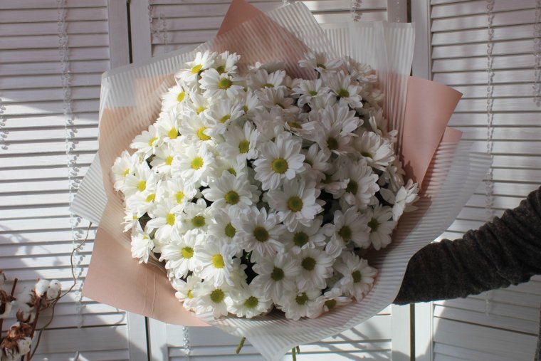 Букет ромашковидных хризантем