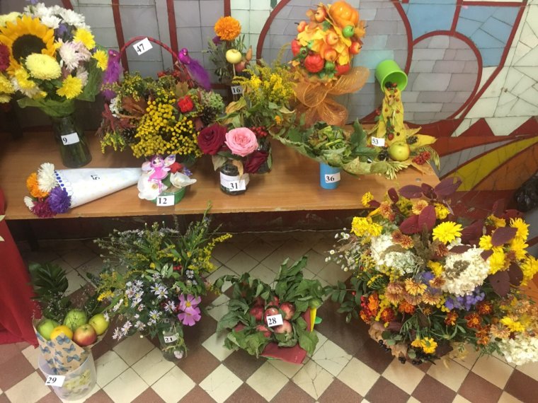 Букет цветов на конкурс в школу