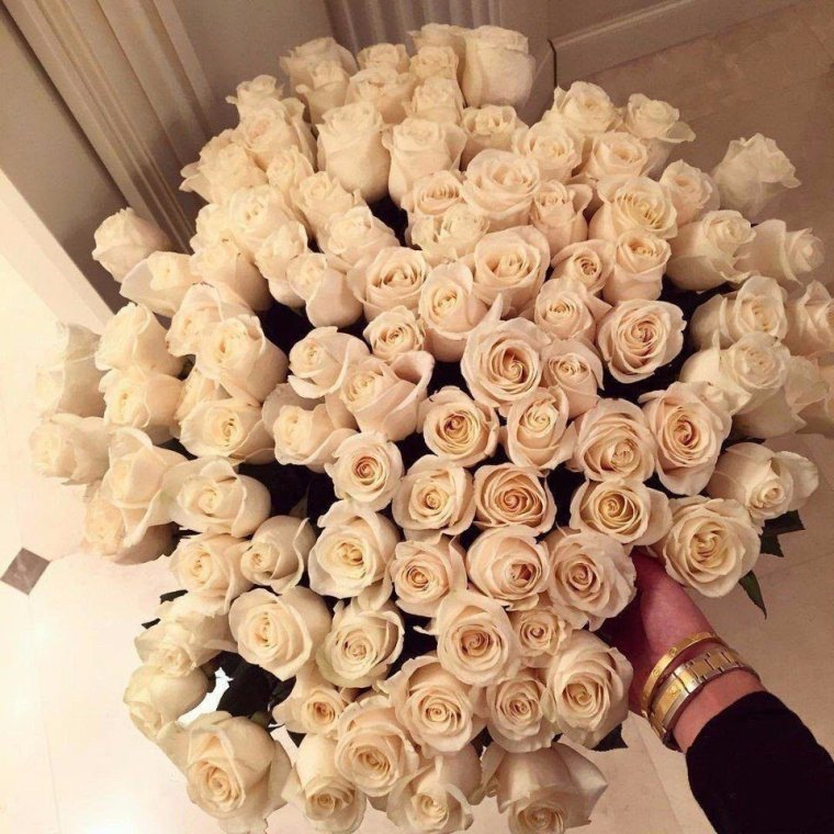 Красивый букет в руках