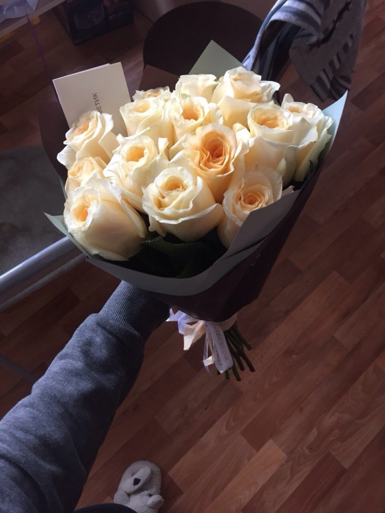 Букет цветов в руках