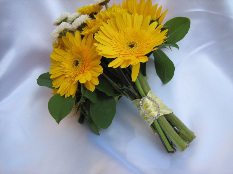 Интересные букеты для первоклашек