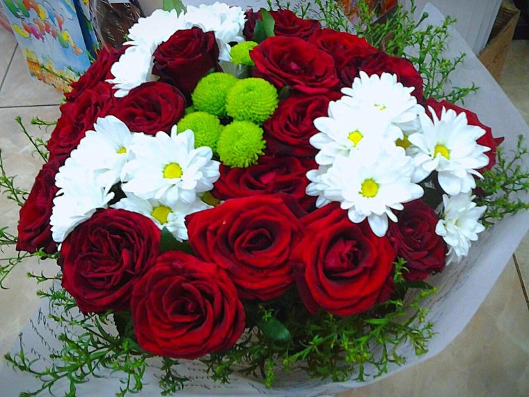 Букет хризантемы и розы