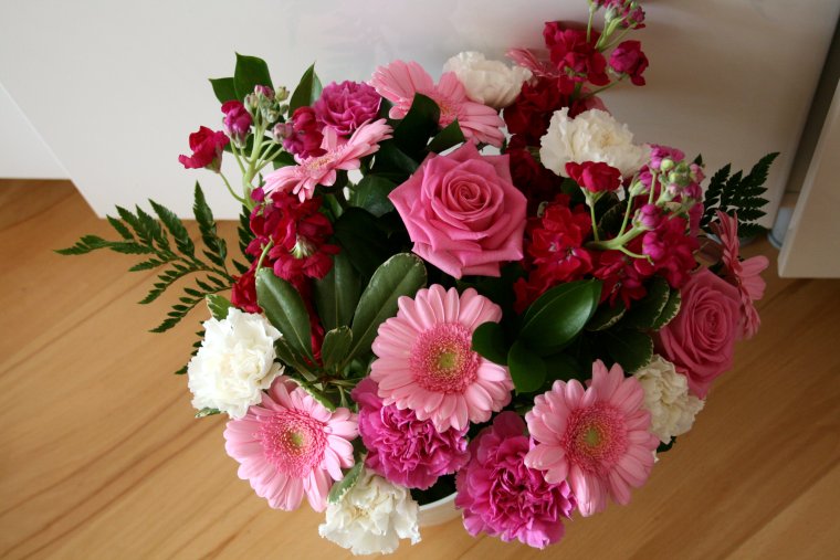 Красивый букет на столе