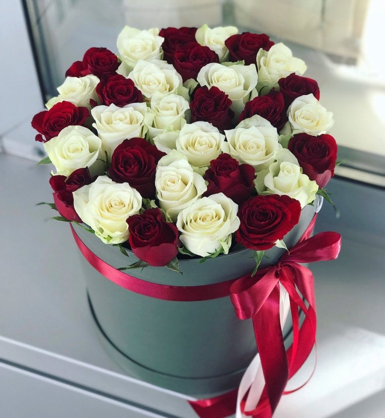 Букеты роз в шляпных коробках