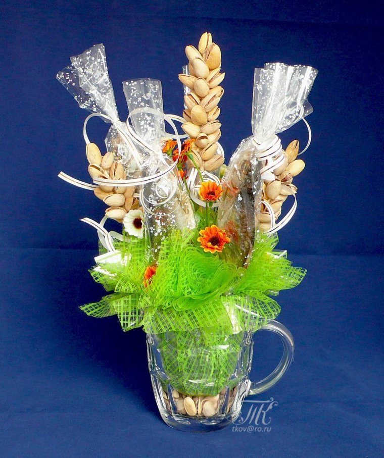 Мужской букет в бокале для пива
