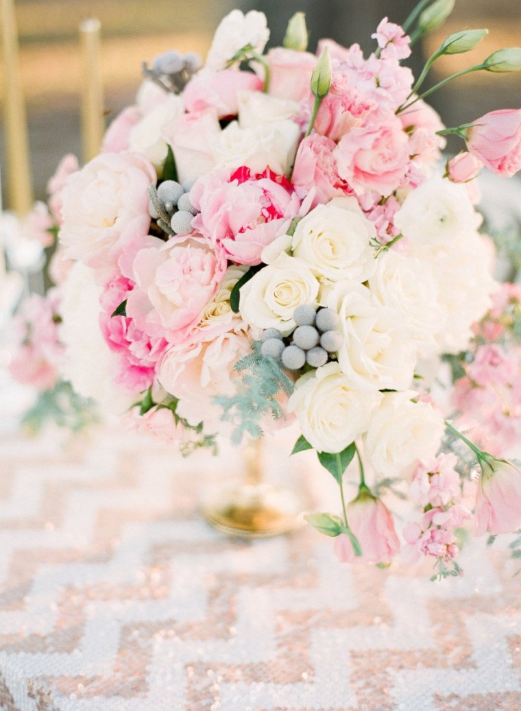 Бело розовые цветы