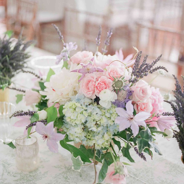 Композиция в нежных тонах