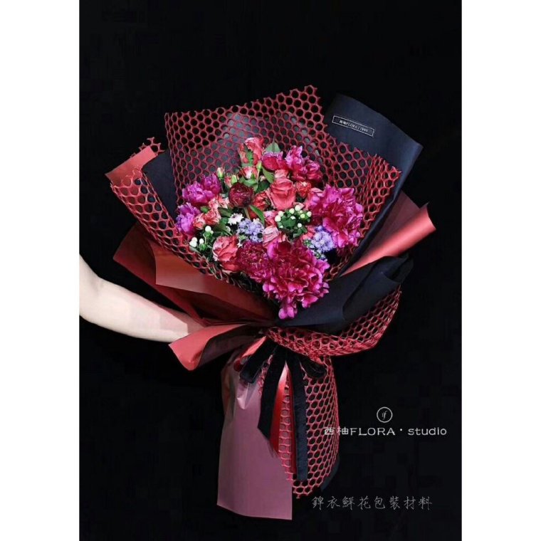 Упаковка букета в сетку и фетр