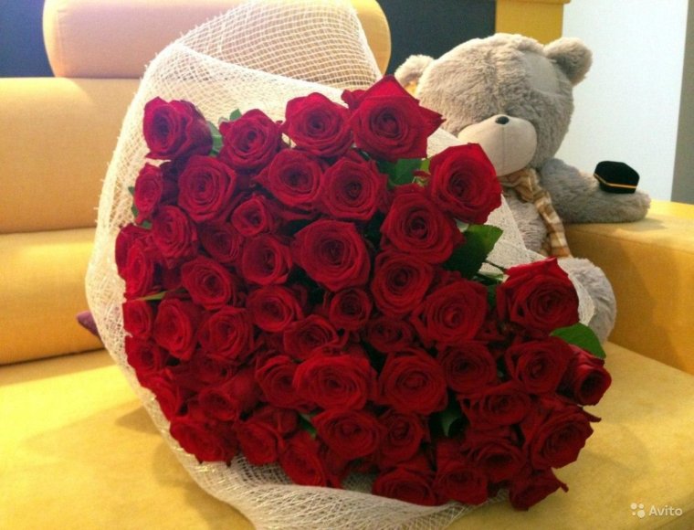 Букет роз на кровати