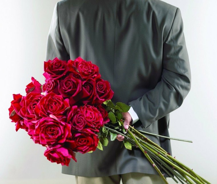 Мужчина с цветами