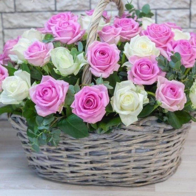 Корзинка с розами