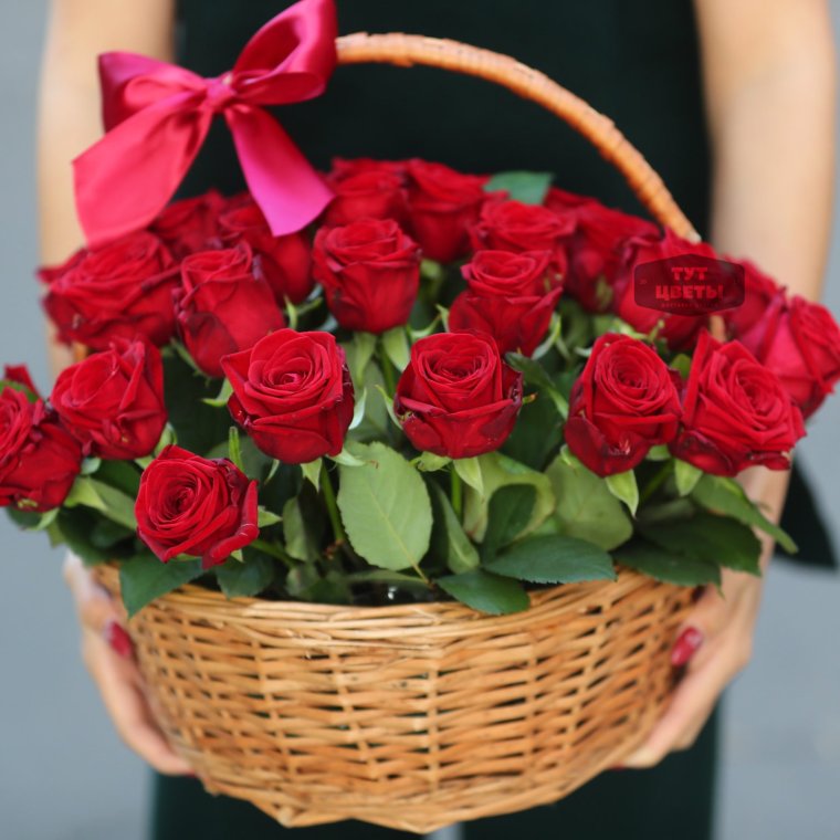 Корзина из роз ред Наоми