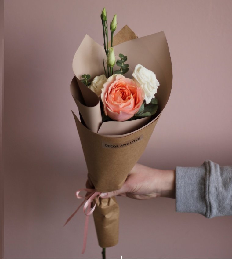 Букет комплимент для деловой стильной женщины