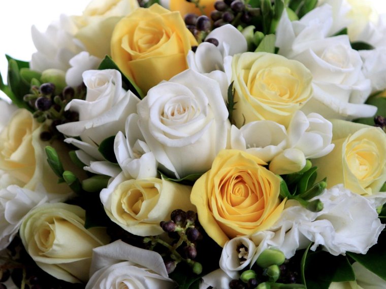 Букет белых роз для самой красивой