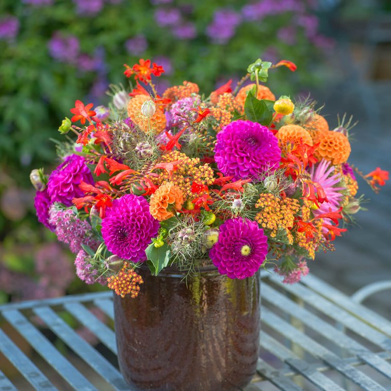 Каркасный букет из астр