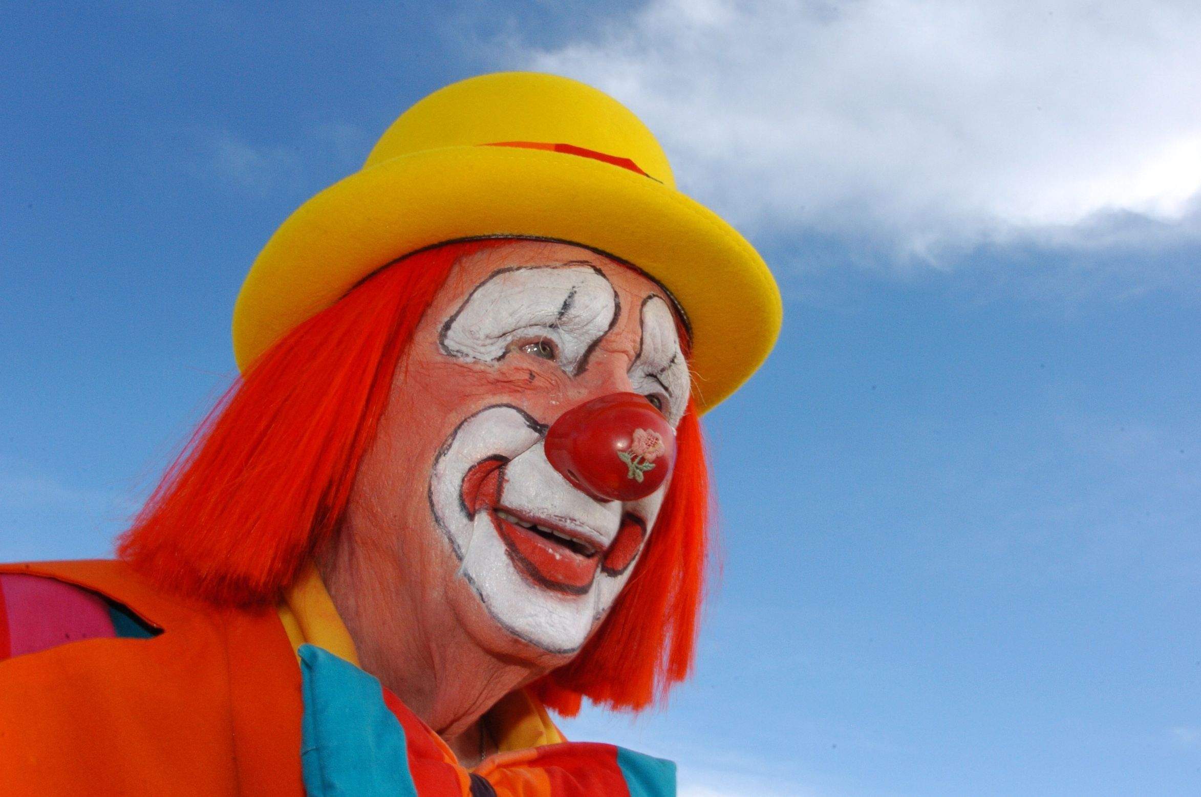 Звук смеха клоуна. Клоун. Смешной клоун. Весёлые клоуны. Фото клоуна.