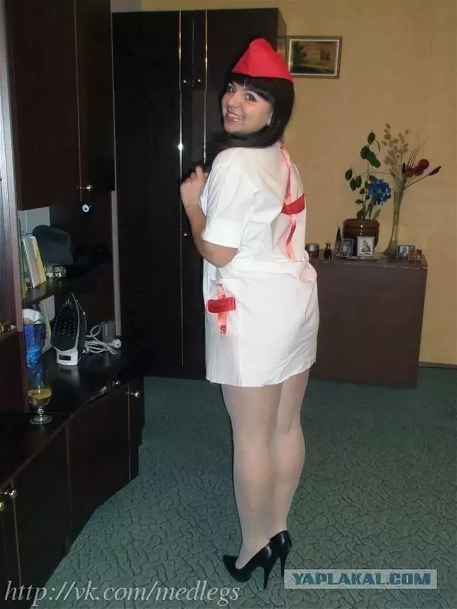 Медсестра в коротком халате. Русские медсестры. Пышная медсестра. Толстая медсестра. Толстая в костюме медсестры.