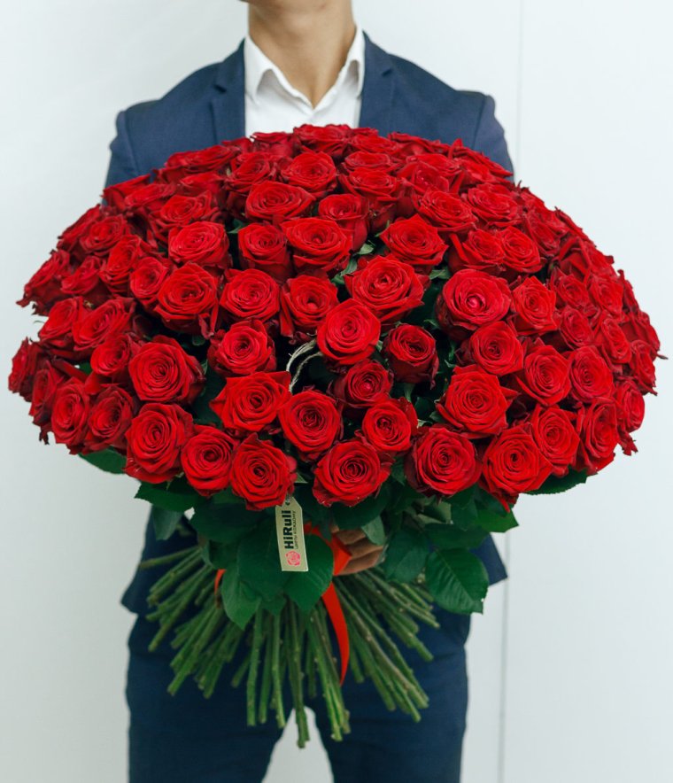 Мужчина с цветами