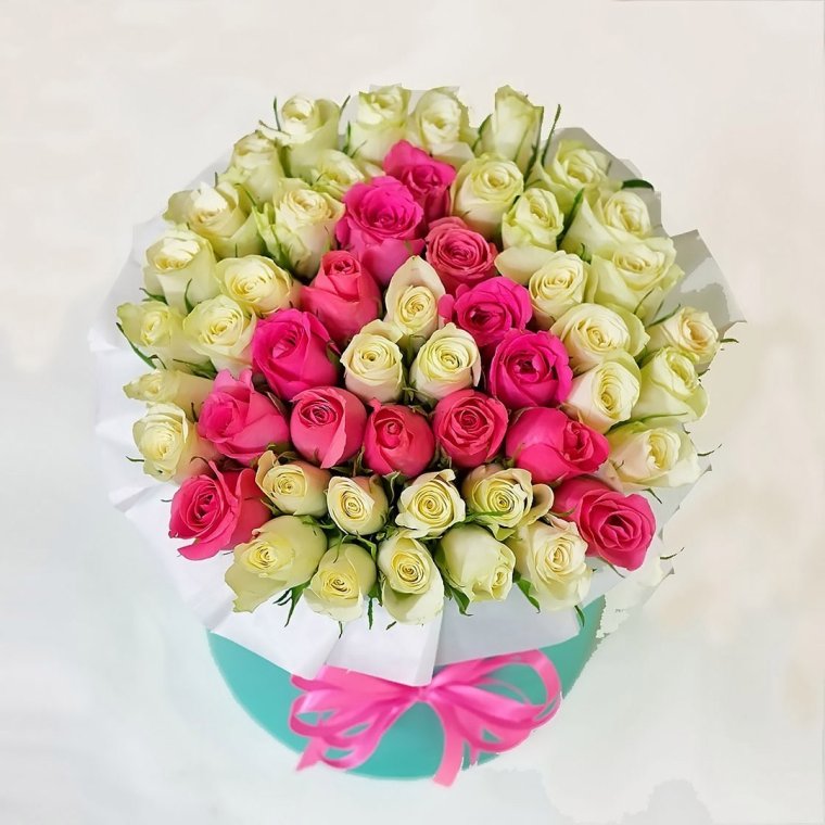 Огромное сердце из цветов