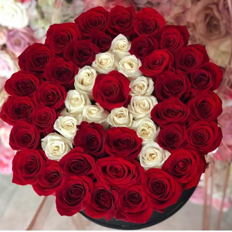 Букет из роз с буквой