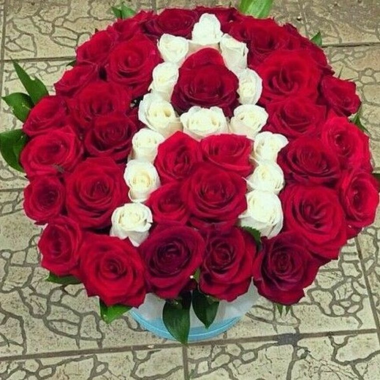 Букеты с буквами из цветов