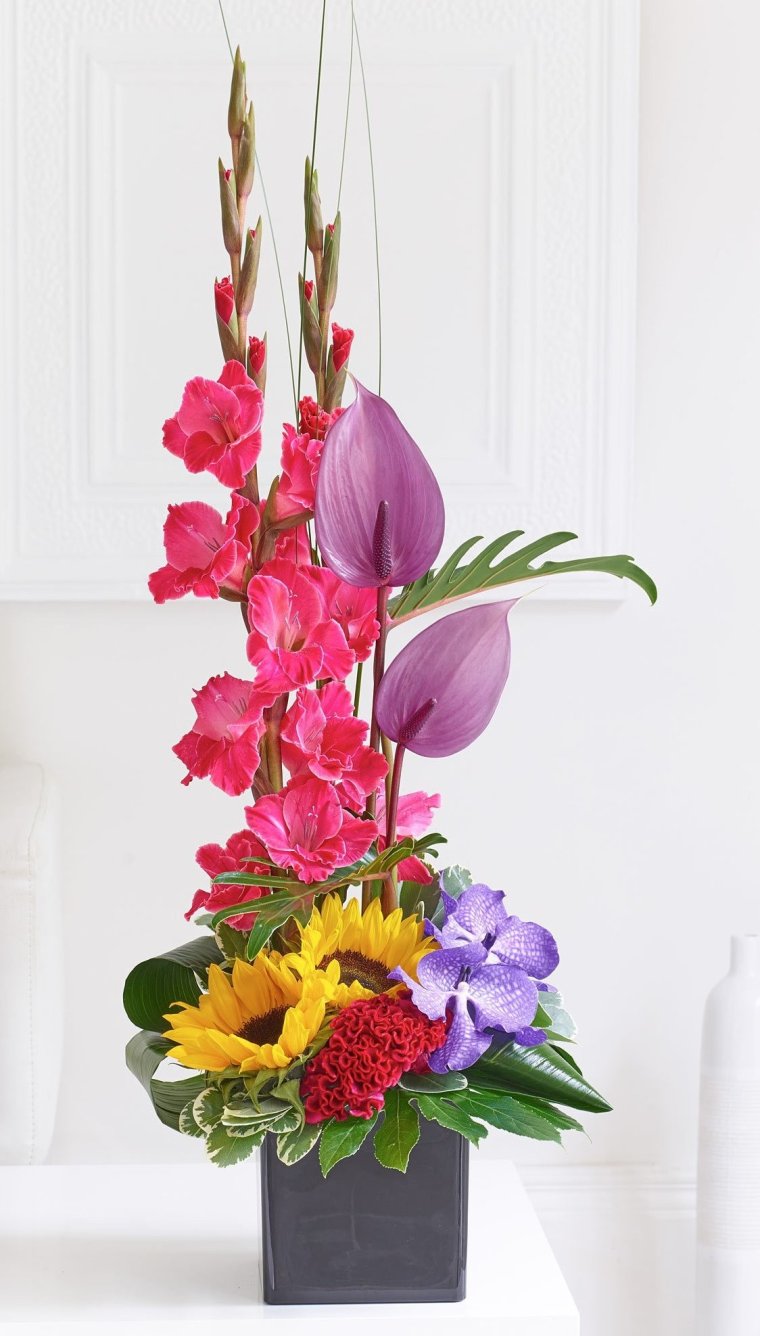 Композиции из гладиолусов