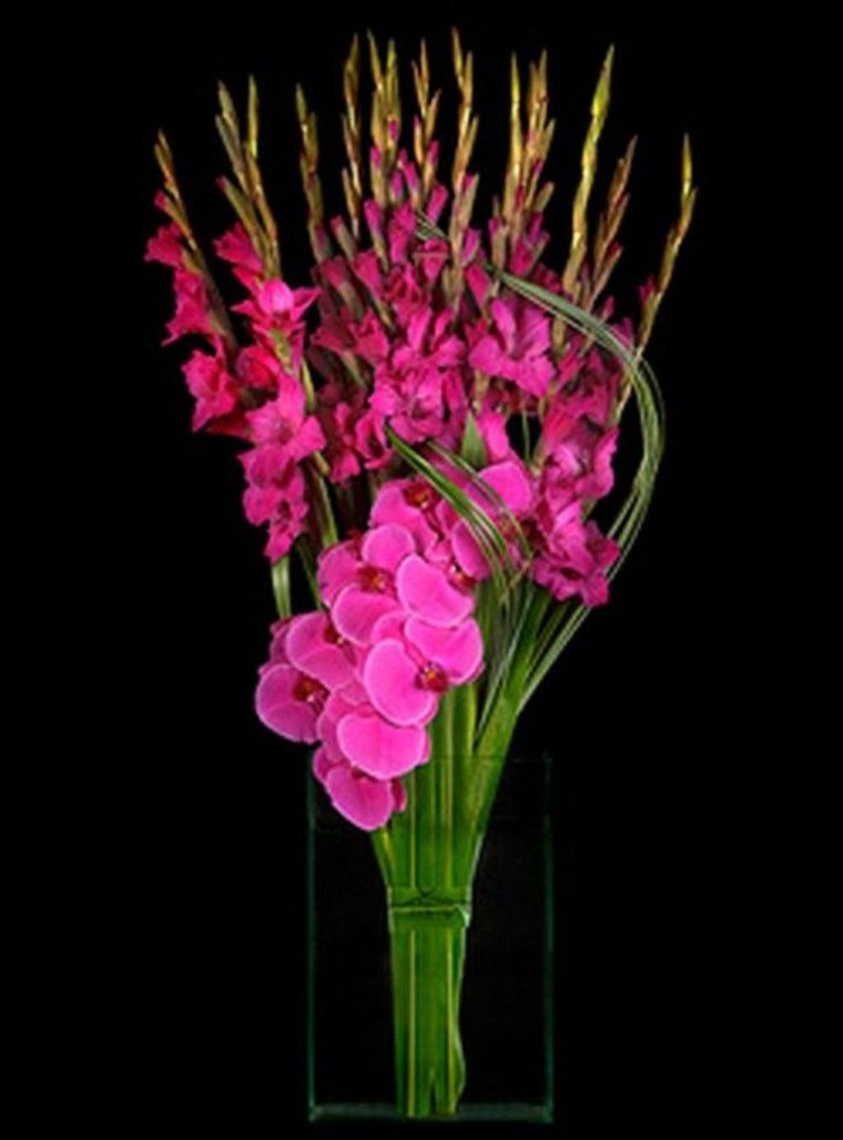Стильные букеты с гладиолусами