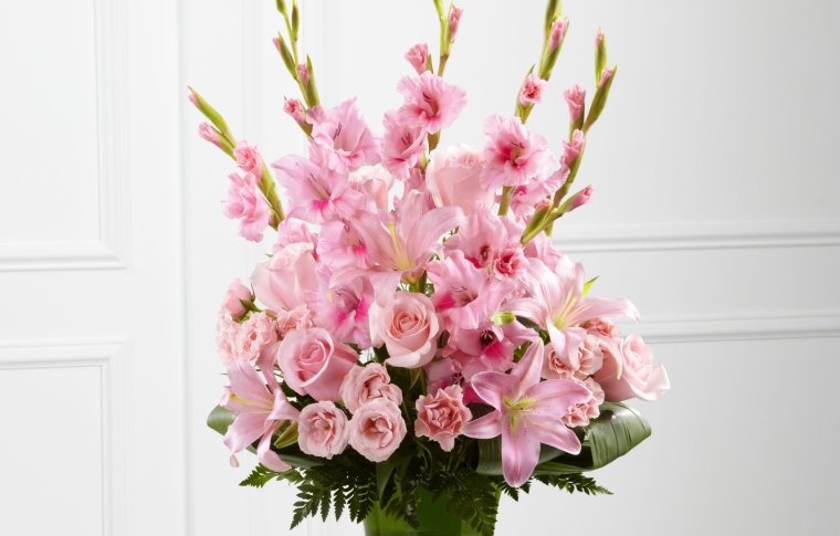 Букет "гладиолусы и зелень"