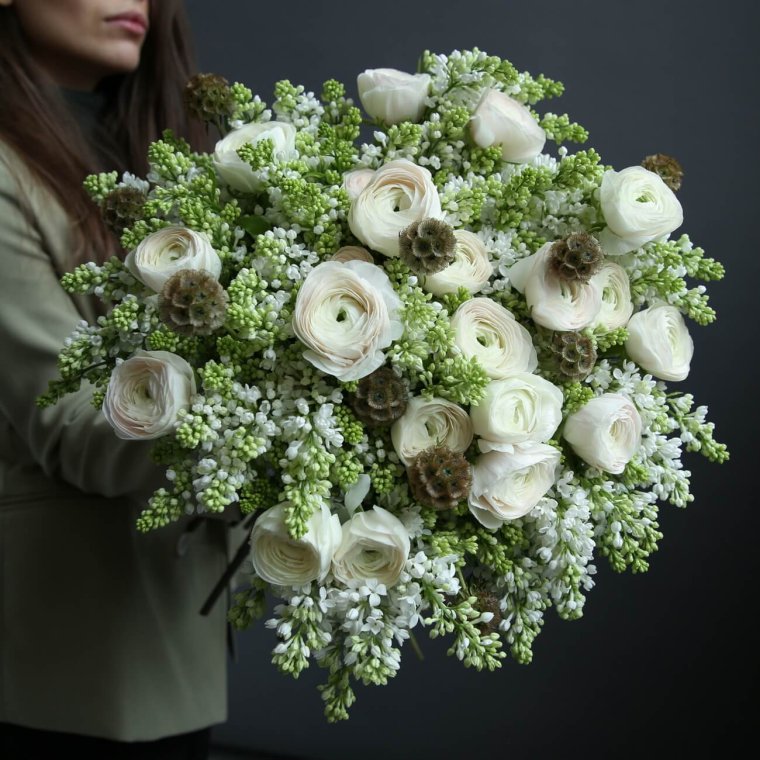 Букет из 25 ранункулюсов Lacy Bird