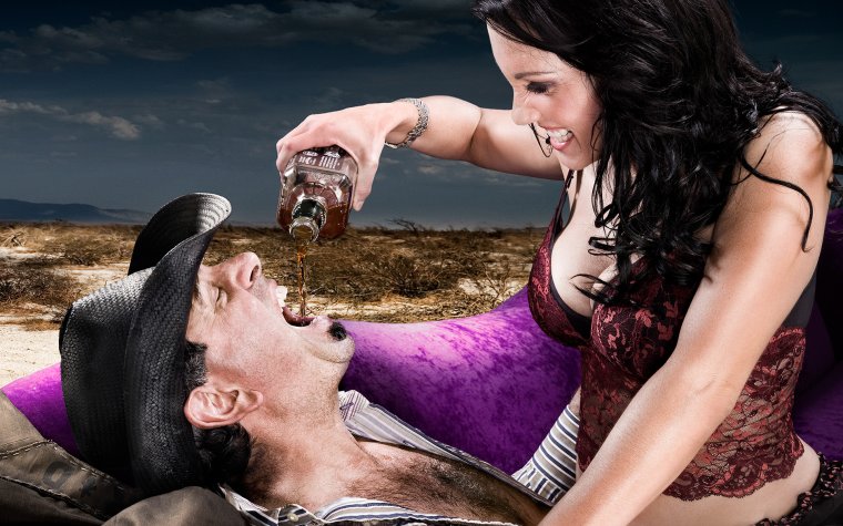 Мужчина и женщина напились