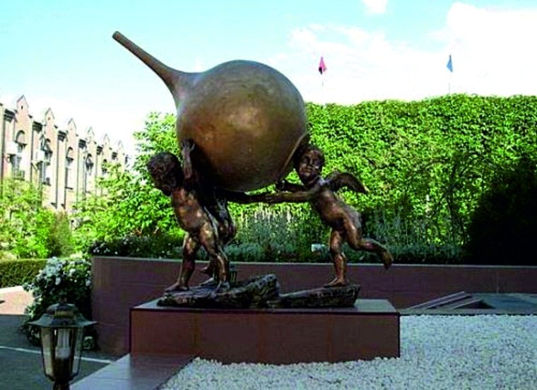 Памятник клизме в Железноводске