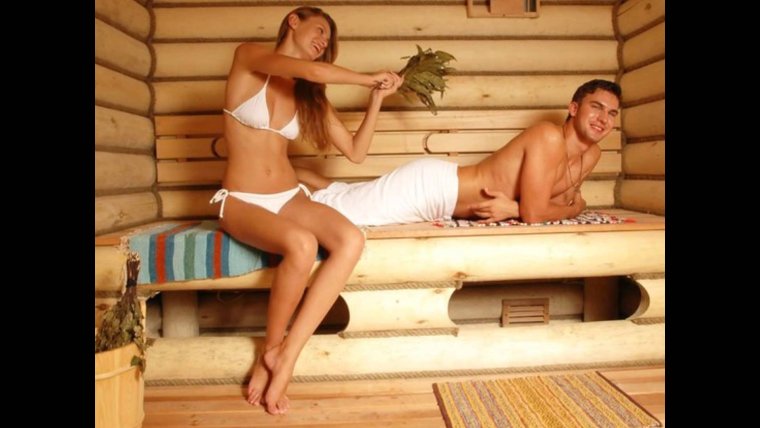 Парень и девушка в парилке