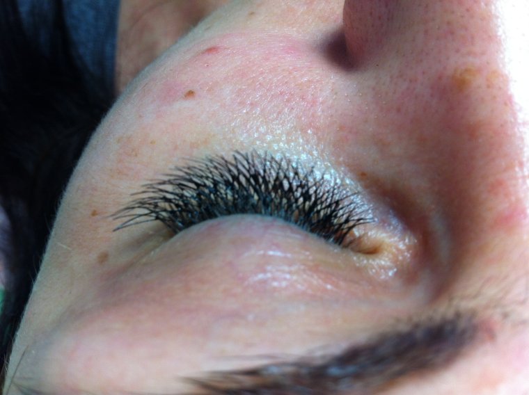 Ужасно нарощенные ресницы