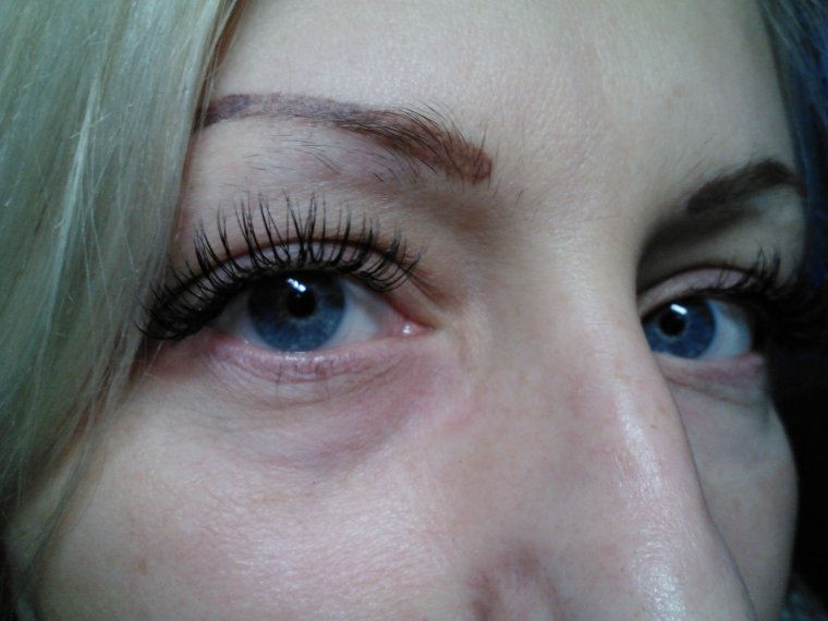 Смешные мемы про ресницы