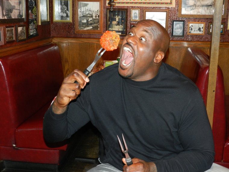 Негр с большой головой