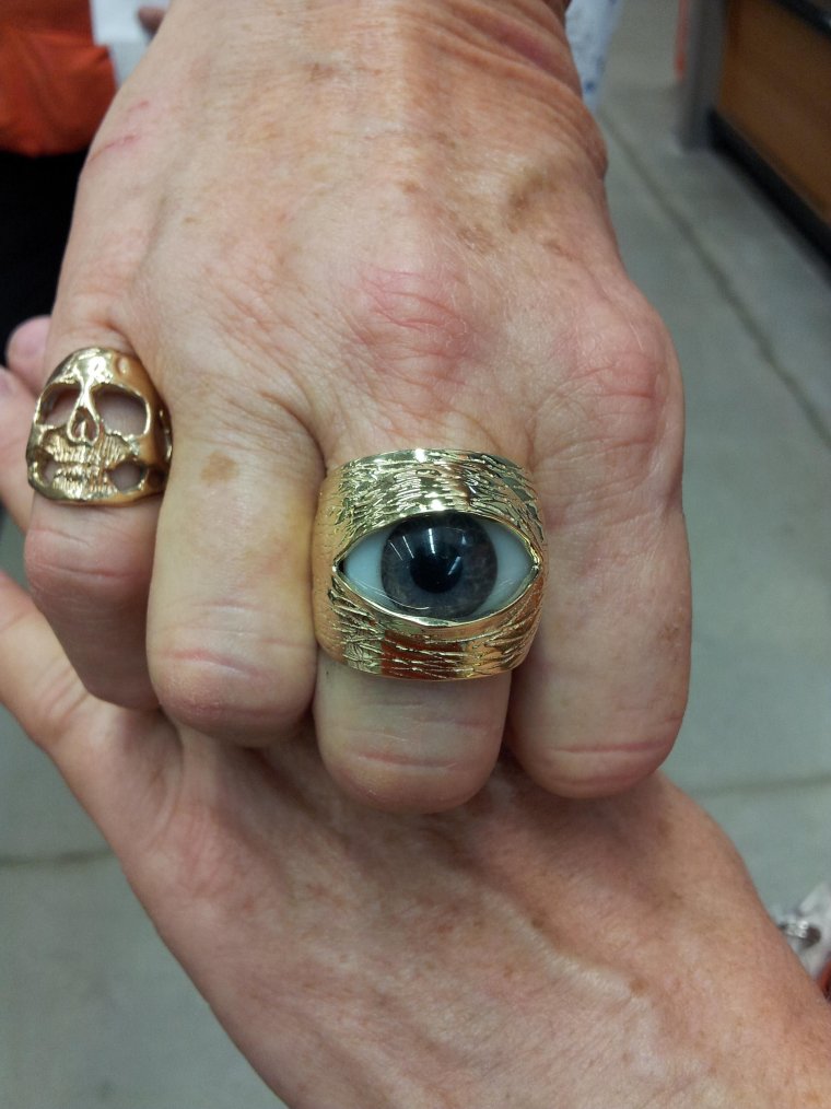 Необычные перстни