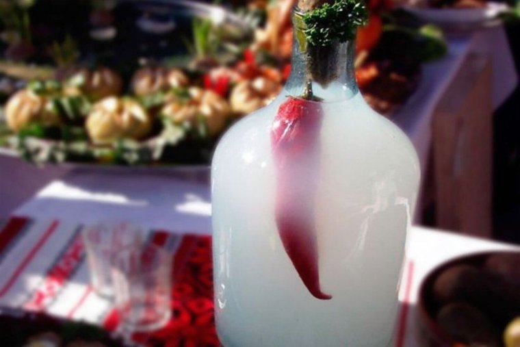 Бутыль самогона