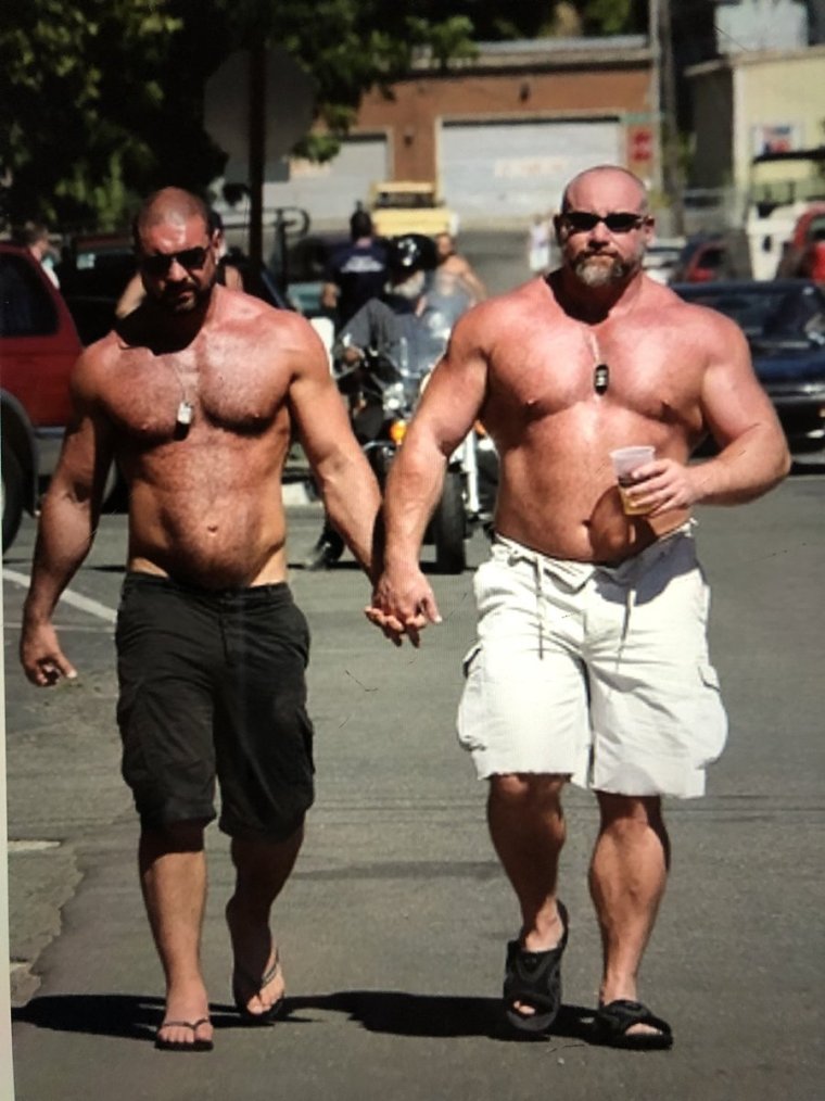 Девушка качок прикол