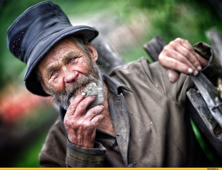 Бомж Валера