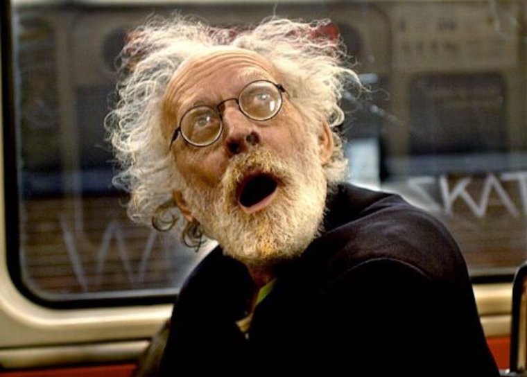 Старичок в очках