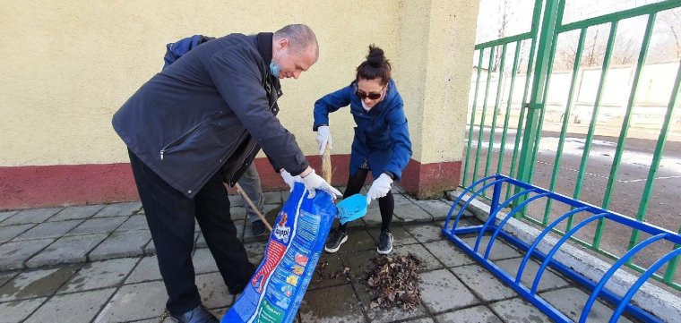 Собянин субботник демотиватор