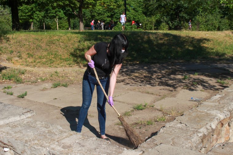 Субботник у девочек
