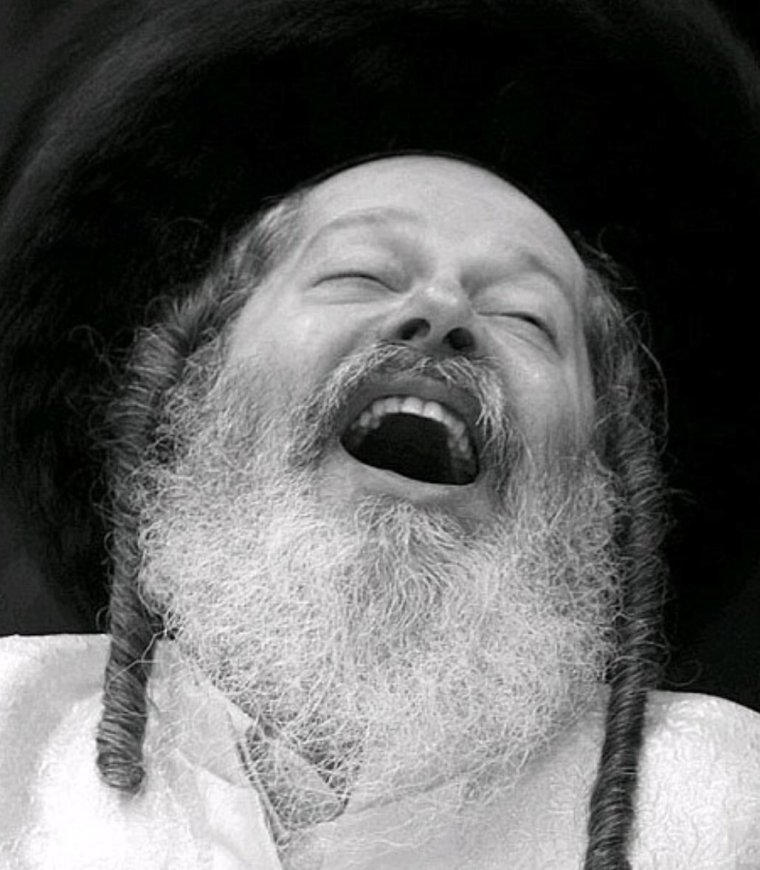 Еврей улыбается