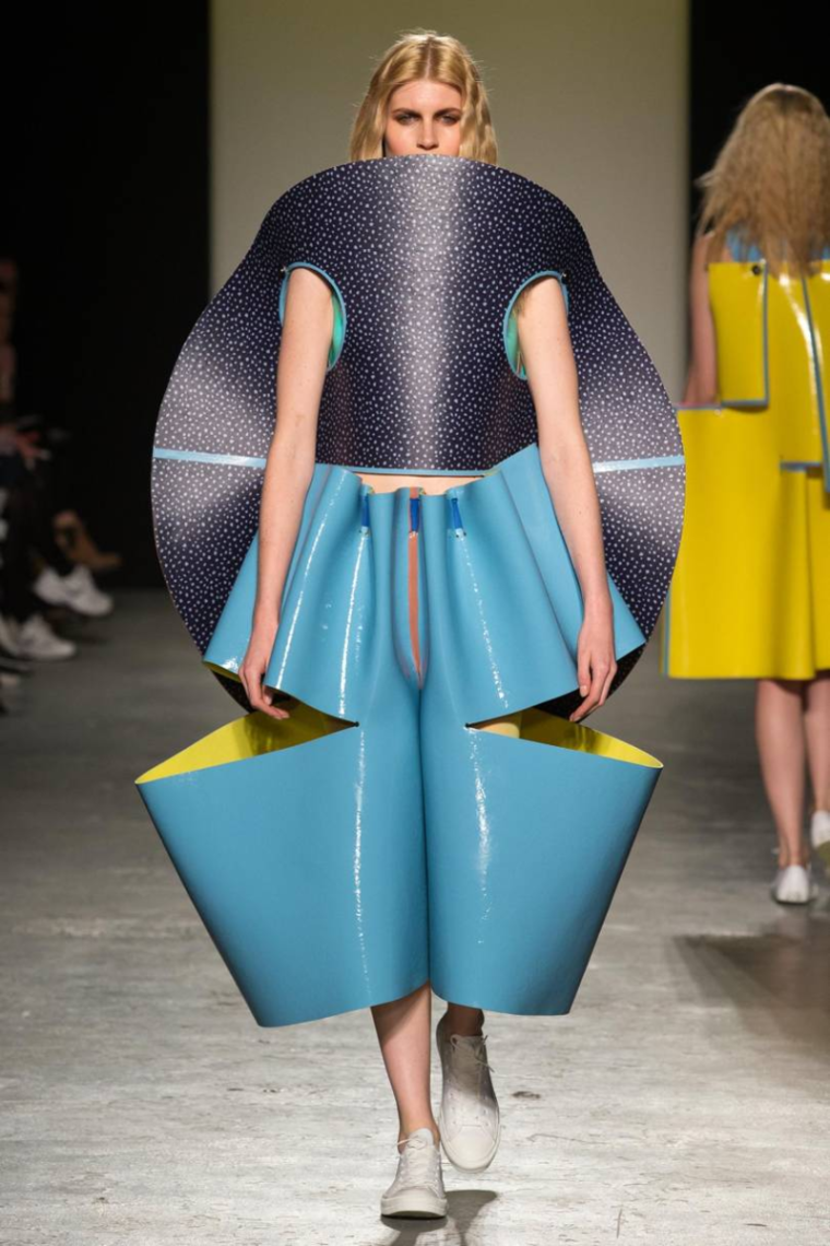 Необычные костюмы