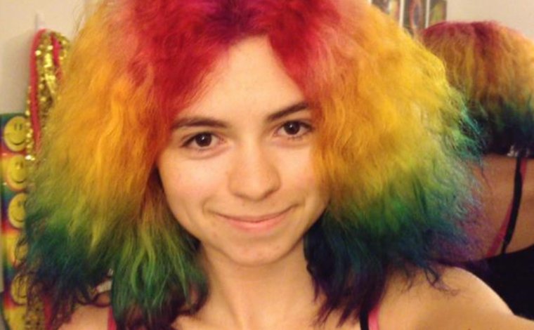 Необычные стрижки на средние волосы